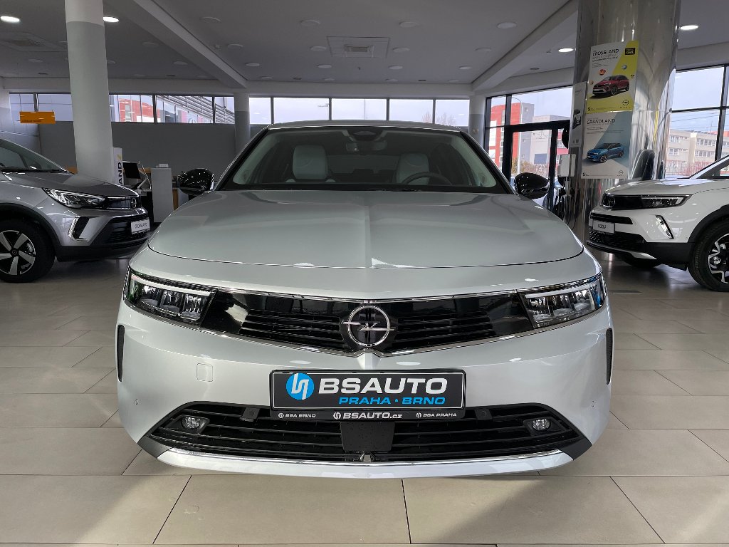 Opel Astra Elegance 1,2 Turbo + ZP Zdarma Opel Astra