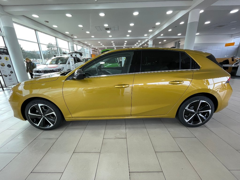 Opel Astra Elegance 1,2 Turbo + ZP Zdarma Opel Astra