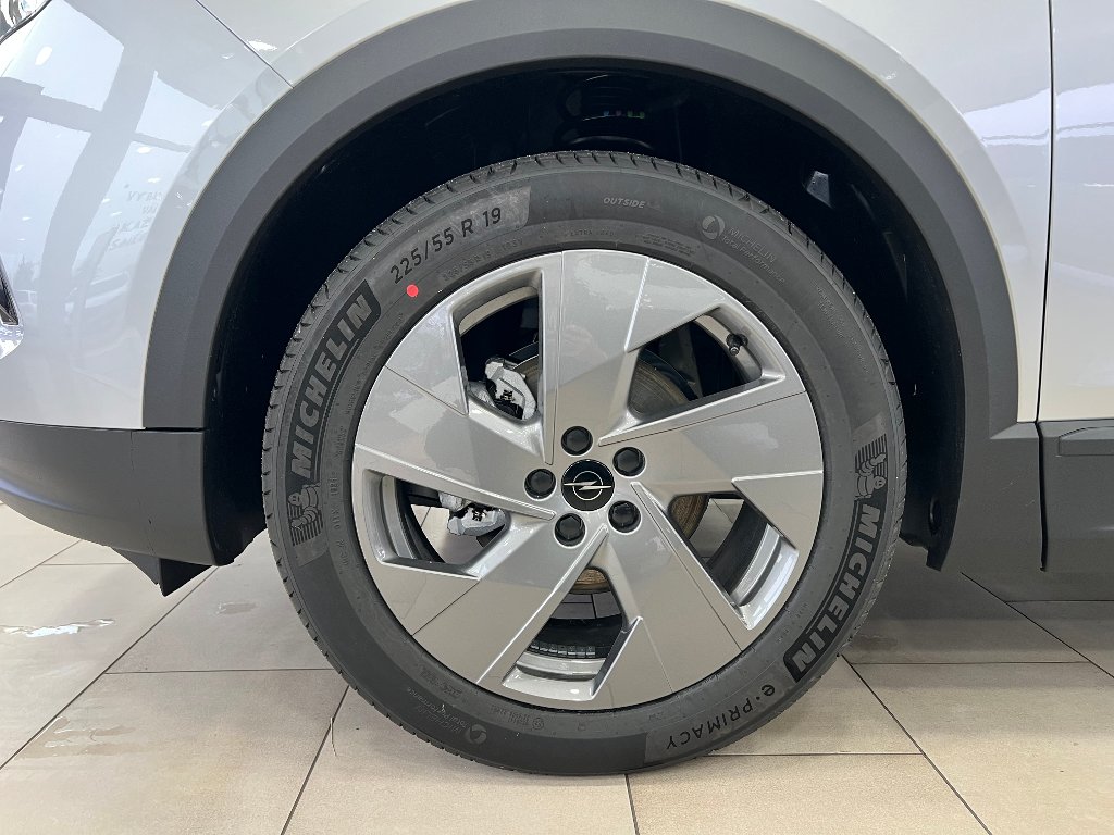 Opel Grandland Edition Hybrid 1,2 Turbo AT6 Opel Grandland