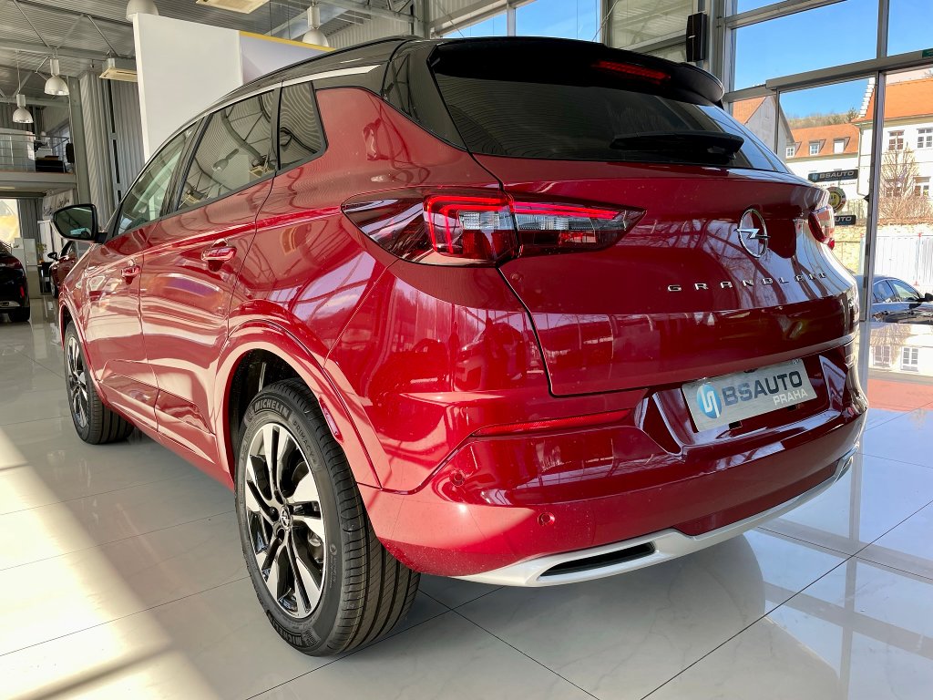 Opel Grandland Ultimate 1,2 Turbo AT8 + ZP Opel Grandland