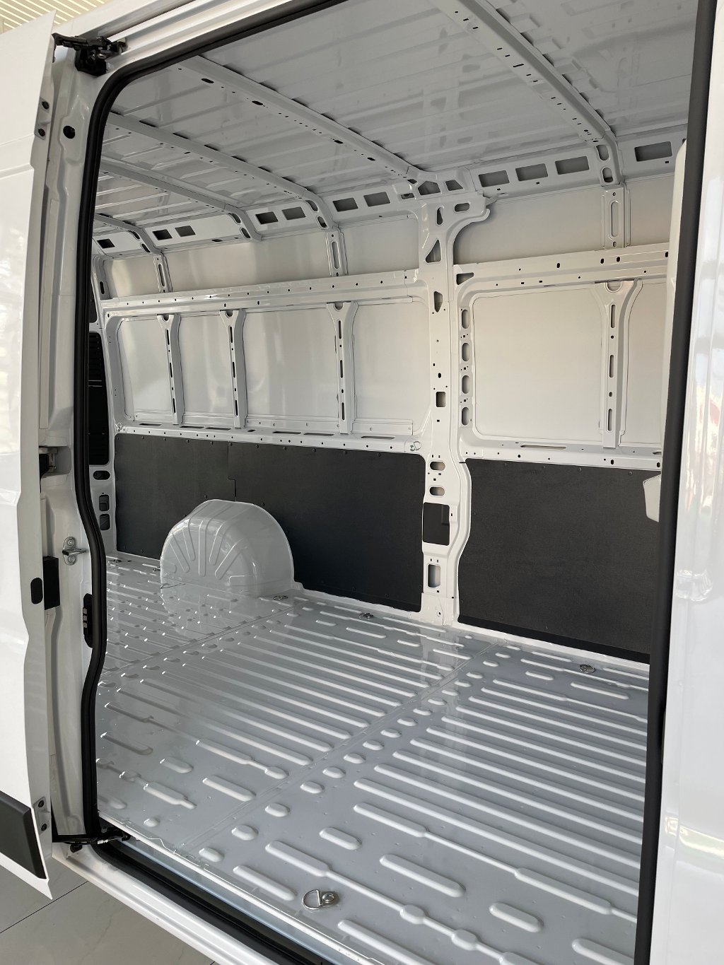Opel Movano Editon L3H2 2,2CDTi 140k + ZP Opel Movano