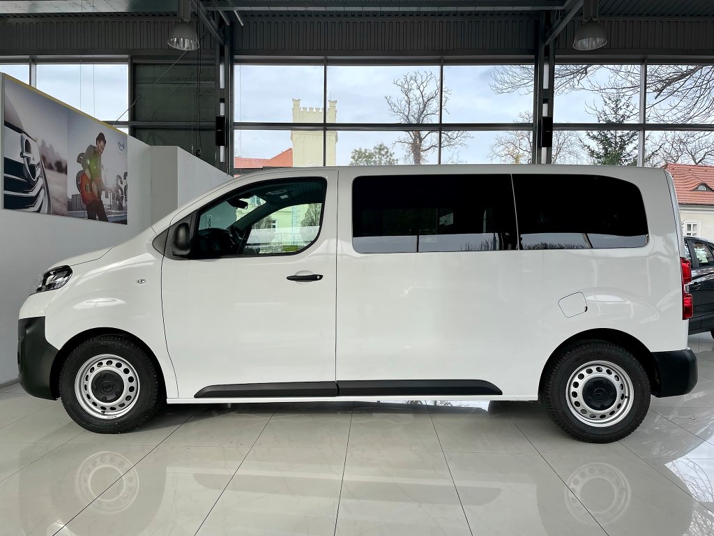 Opel Vivaro Combi "M" 2,0CDTi 144koní + ZP Opel Vivaro
