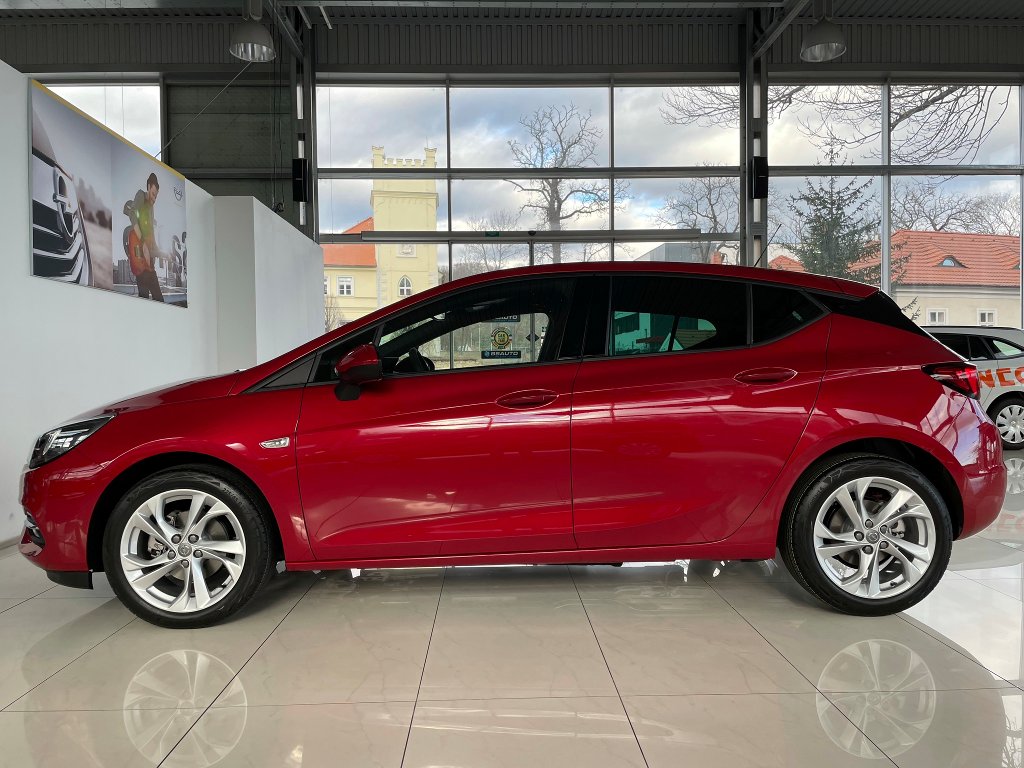Opel Astra Elegance 1,2Turbo 145koní + ZP Opel Astra