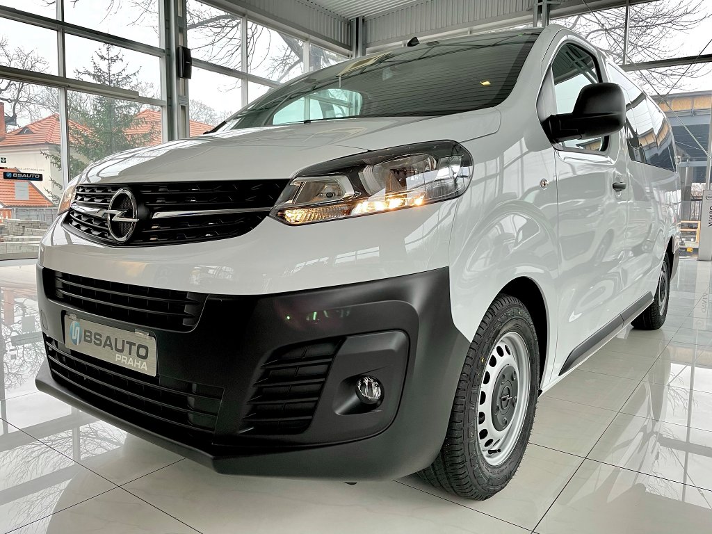 Opel Vivaro Combi "L" 2,0CDTi 144koní + ZP Opel Vivaro