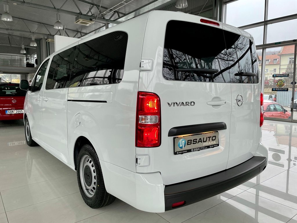 Opel Vivaro Combi "L" 2,0CDTi 144koní + ZP Opel Vivaro