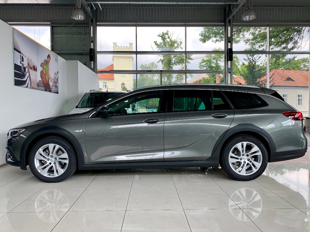 Opel Insignia Country Tourer 2,0CDTi AUTOMAT Opel Insignia