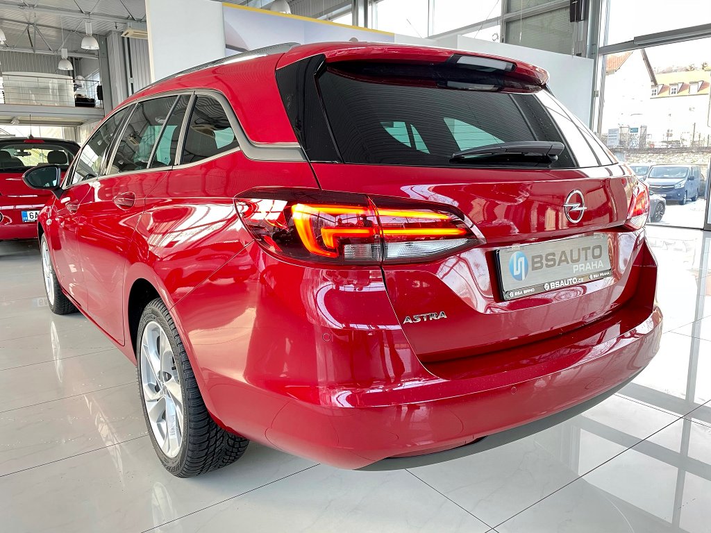 Opel Astra GS Line 1,2 Turbo 145 koní Opel Astra