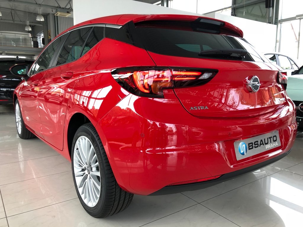 Opel Astra Smile 1,4 Turbo 125 koní MT6 Opel Astra