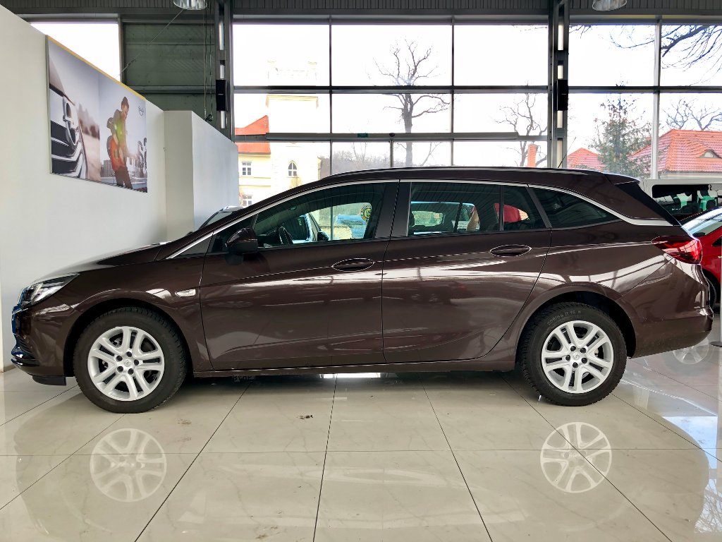 Opel Astra Smile 1,4 Turbo 92kW/125k MT6 Opel Astra