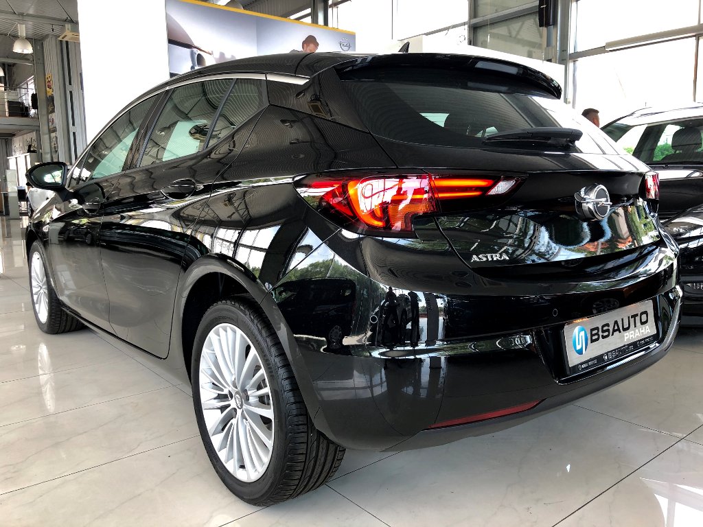 Opel Astra Innovation 1,4 Turbo ZP zdarma Opel Astra