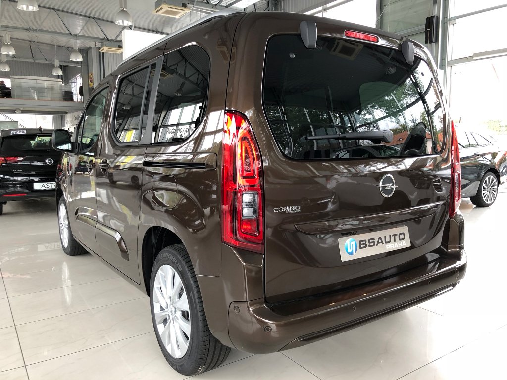 Opel Combo Innovation 1,2 Turbo+ZP zdarma Opel Combo