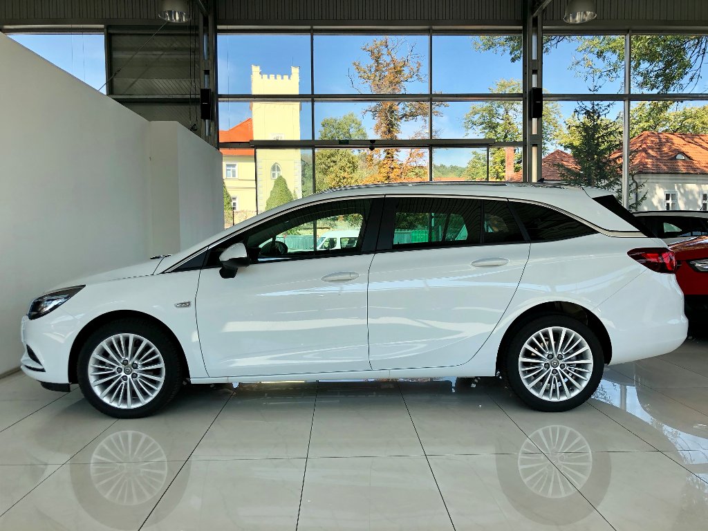 Opel Astra Innovation 1,4 TURBO 125 koní Opel Astra