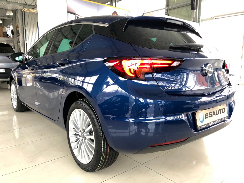 Opel Astra Elegance 1,2 Turbo 130 koní Opel Astra