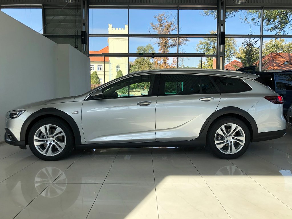 Opel Insignia Country Tourer 2,0CDTi AUTOMAT Opel Insignia