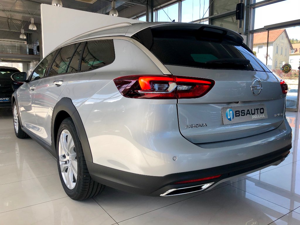 Opel Insignia Country Tourer 2,0CDTi AUTOMAT Opel Insignia