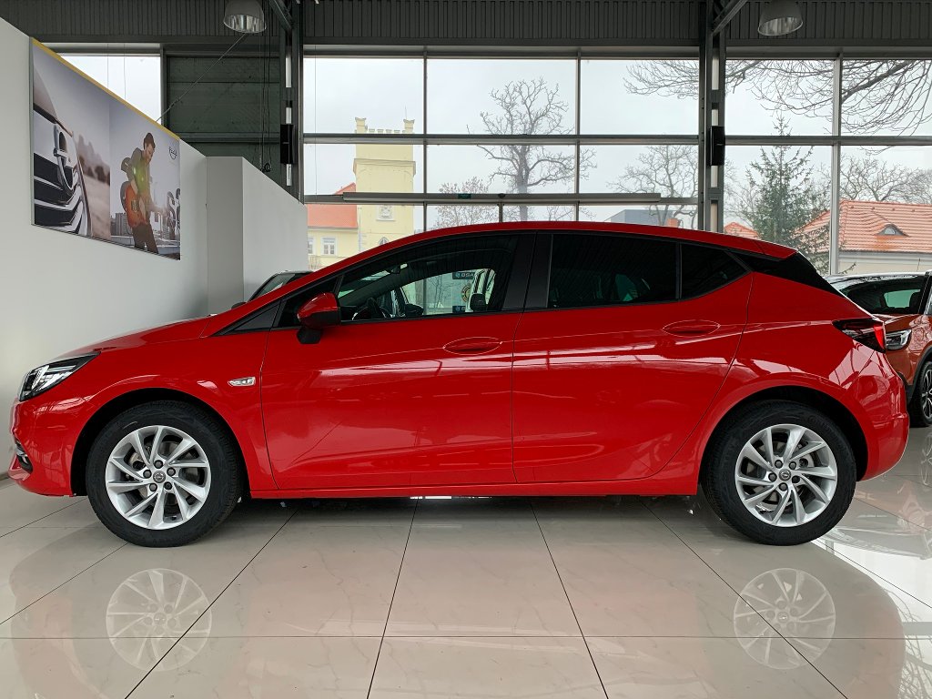 Opel Astra Smile 1,2 Turbo 110k + ZP Opel Astra