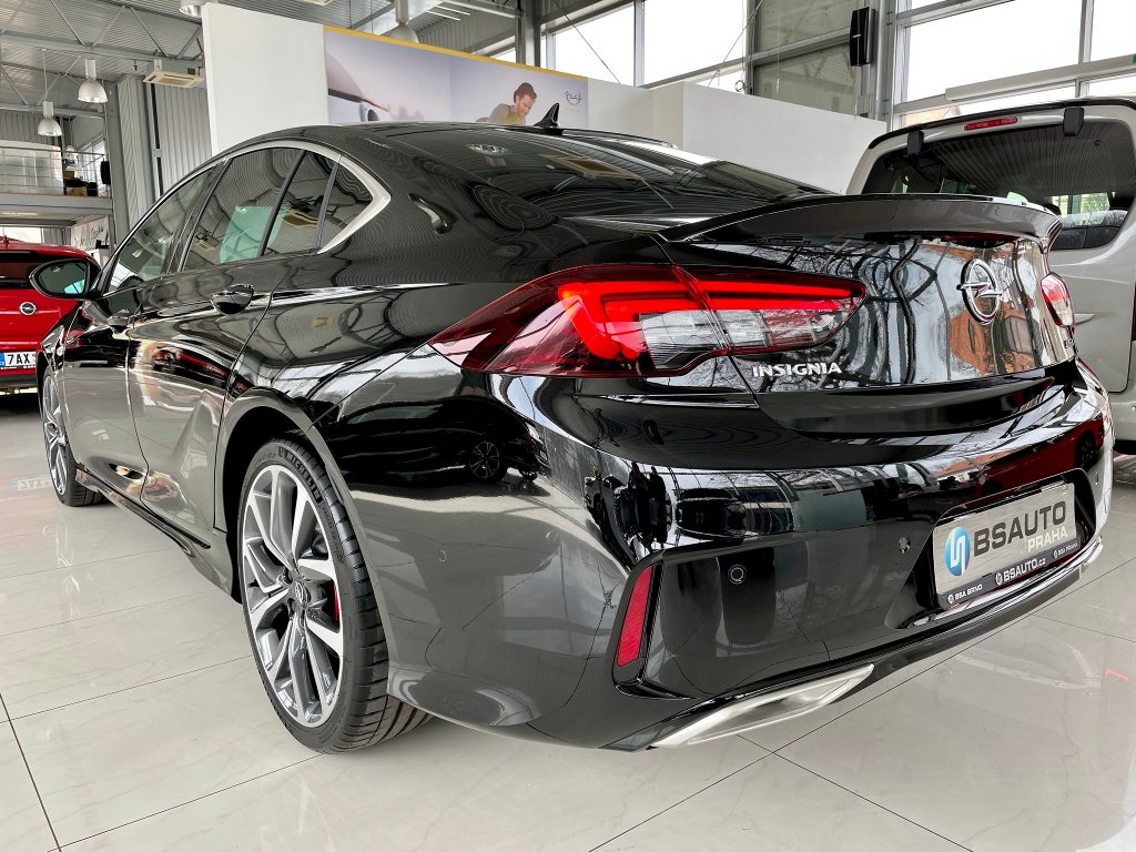 Opel Insignia GSi 2,0Turbo 230k 4x4 AT9 Opel Insignia