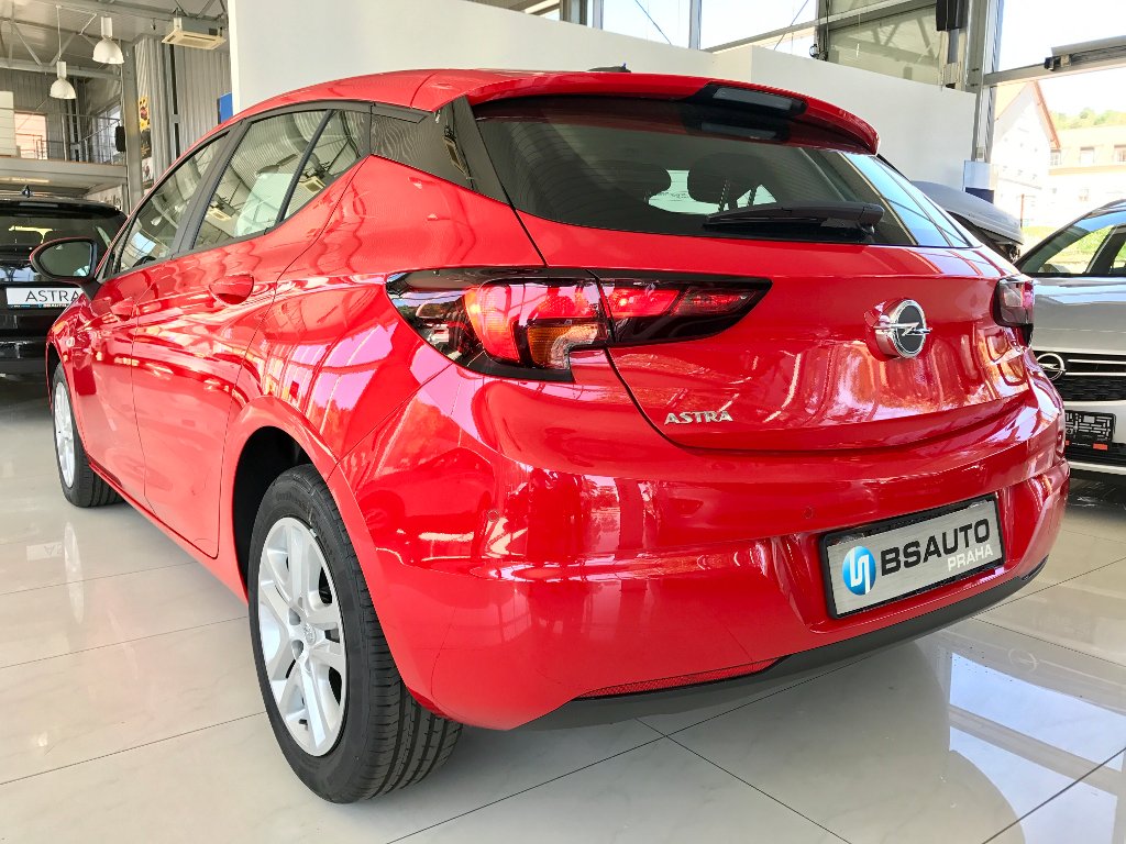 Opel Astra Smile 1,0 Turbo + ZP zdarma Opel Astra