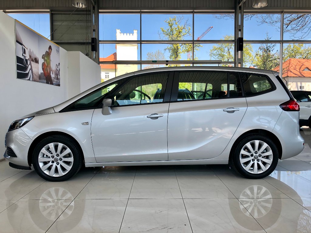 Opel Zafira Smile 1,6 Turbo 136 koní MT6 Opel Zafira