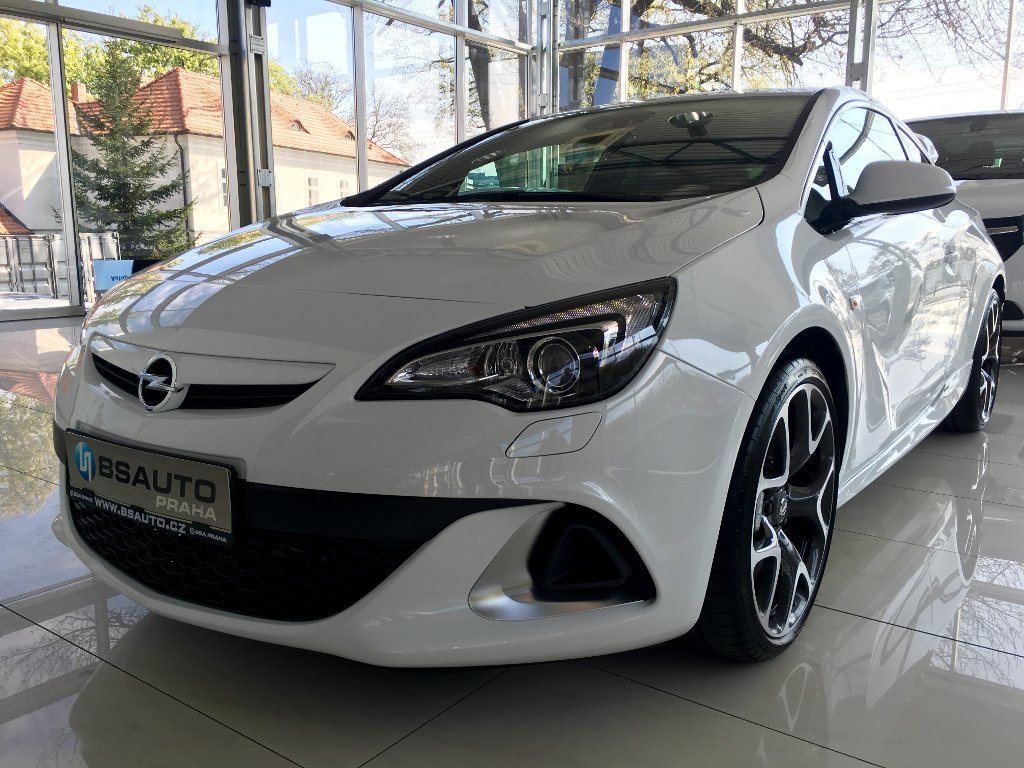 Opel Astra OPC 2,0 Turbo 280 koní MT6 Opel Astra