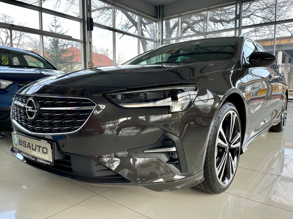 Opel Insignia Ultimate 2,0CDTi 174koní + ZP Opel Insignia