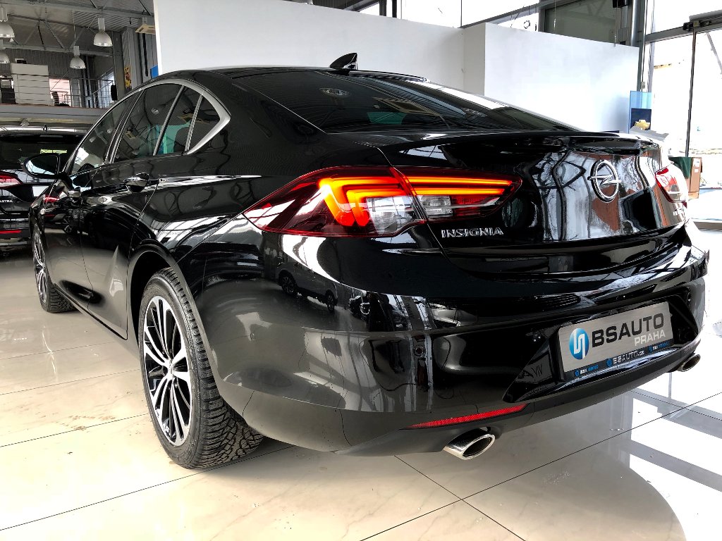 Opel Insignia Innovation 2,0CDTi BiTurbo AT8 Opel Insignia