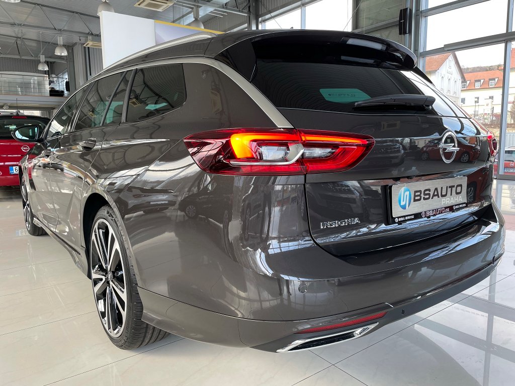 Opel Insignia Ultimate 2,0CDTi 174koní + ZP Opel Insignia