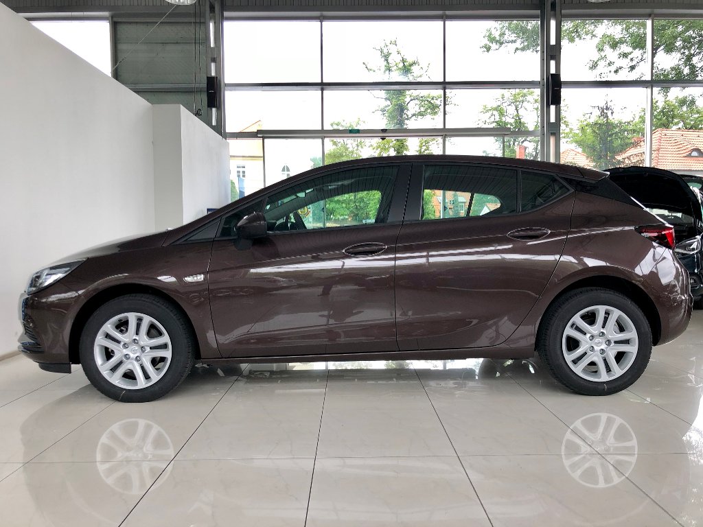 Opel Astra Smile 1,4 Turbo 125 koní MT6 Opel Astra