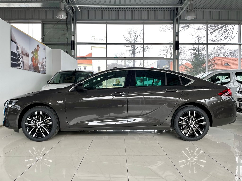 Opel Insignia Ultimate 2,0CDTi 174k AT8 + ZP Opel Insignia
