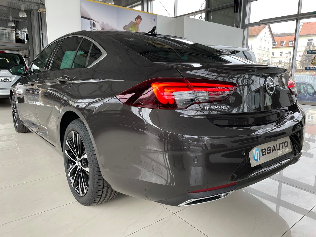 Opel Insignia Ultimate 2,0CDTi 174k AT8 + ZP Opel Insignia