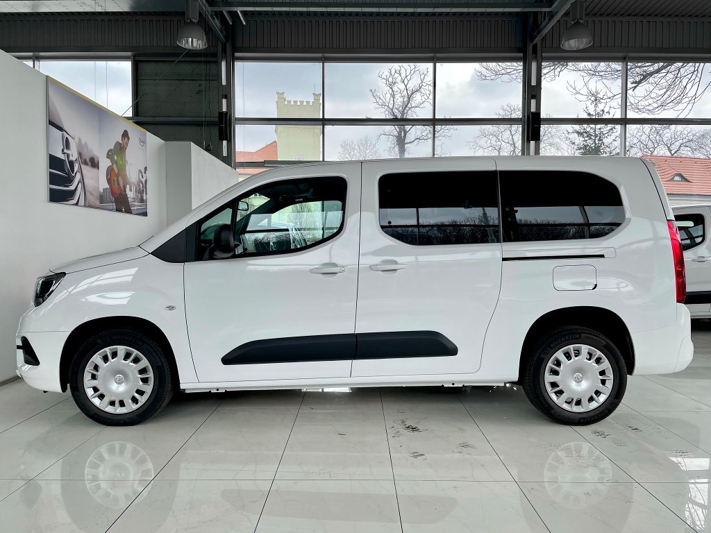Opel Combo COOL Plus XL 1,2Turbo 7 míst Opel Combo