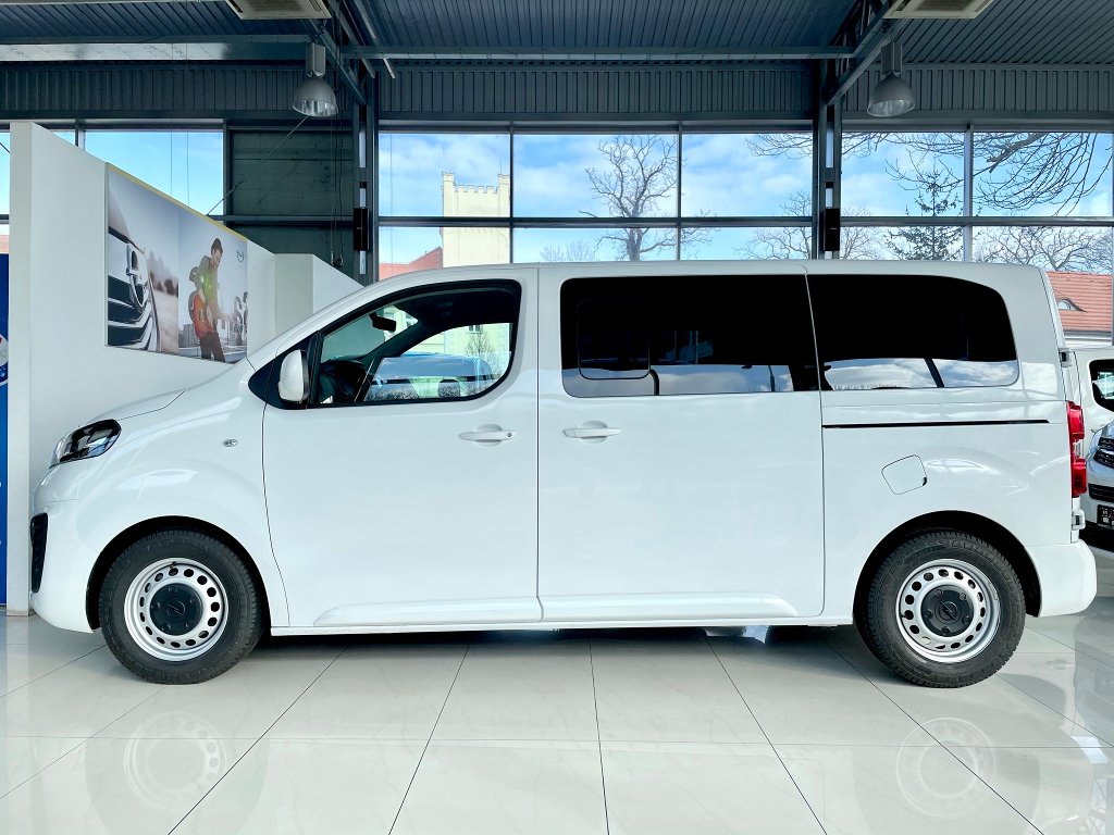Opel Vivaro Combi "M" 2,0CDTi 144koní + ZP Opel Vivaro