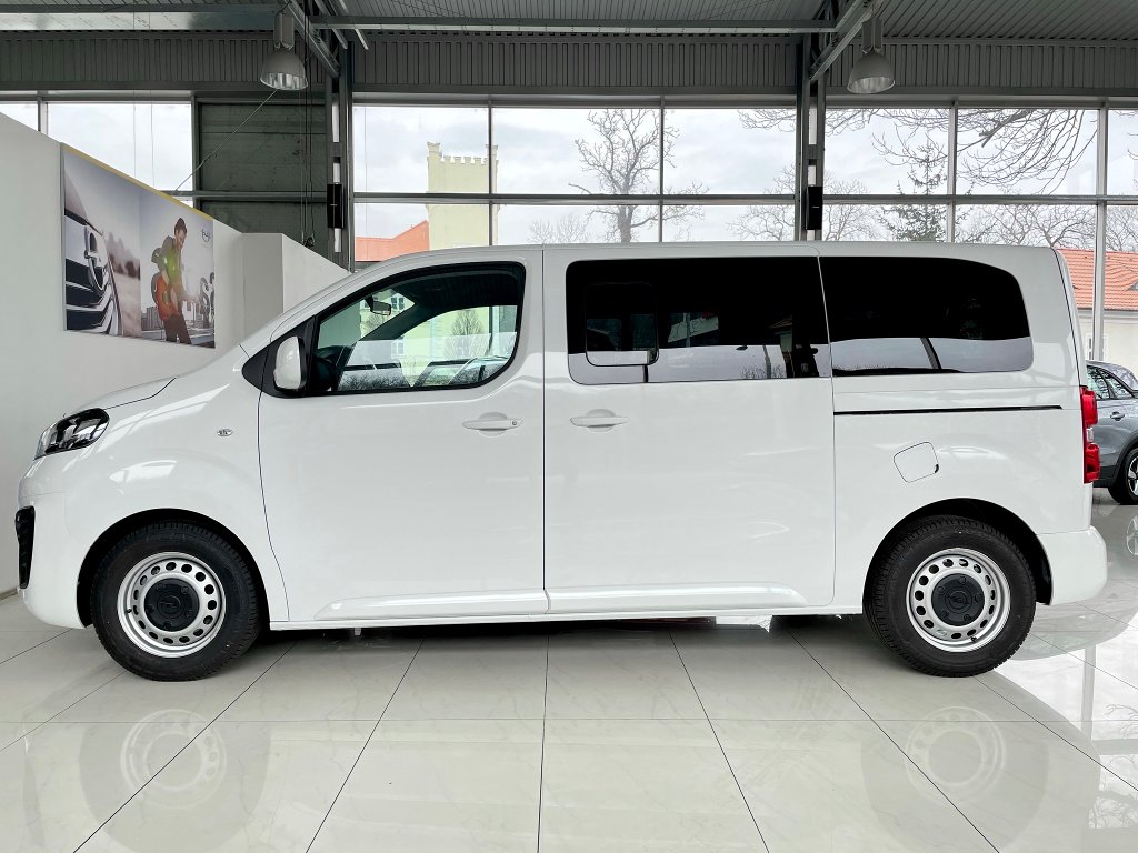 Opel Vivaro Combi "M" 2,0CDTi 144koní + ZP Opel Vivaro