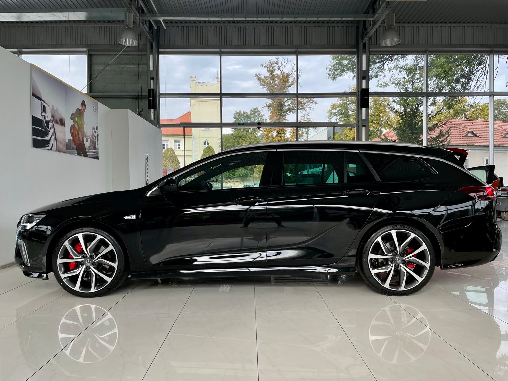 Opel Insignia GSi 2,0Turbo 230k 4x4 AT9 + ZP Opel Insignia