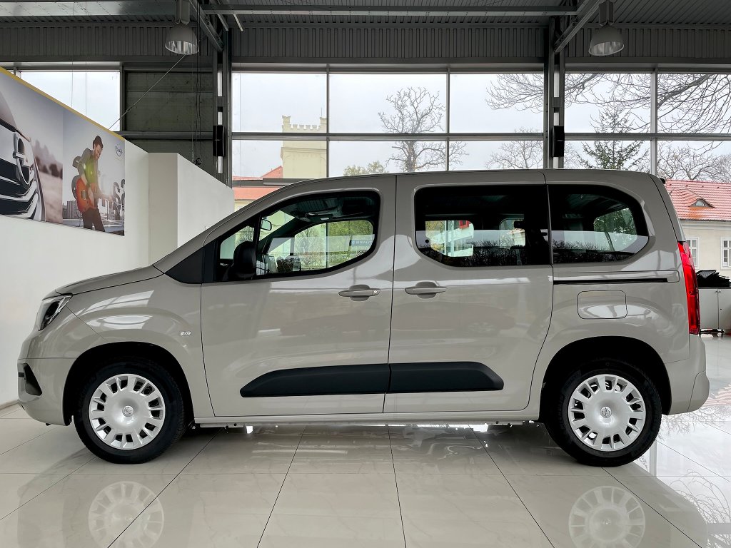 Opel Combo COOL 1,2 Turbo MT6 + ZP zdarma Opel Combo