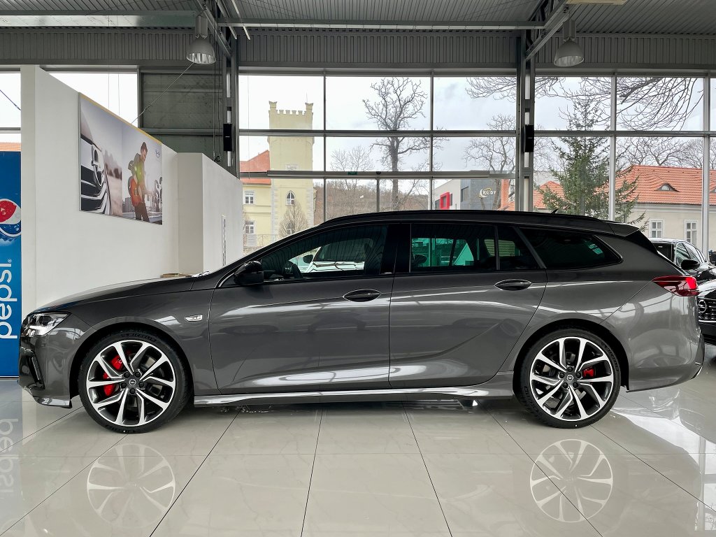 Opel Insignia GSi 2,0Turbo 230k 4x4 AT9 + ZP Opel Insignia