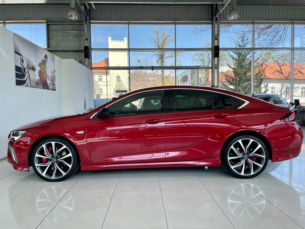 Opel Insignia GSi 2,0Turbo 4x4 AT8 230koní Opel Insignia