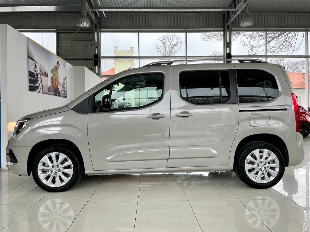Opel Combo Elegance Plus 1,2Turbo AT8+ZP Opel Combo