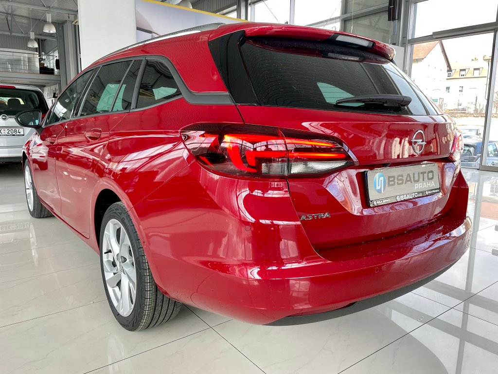 Opel Astra GS Line 1,2 Turbo 145 koní Opel Astra