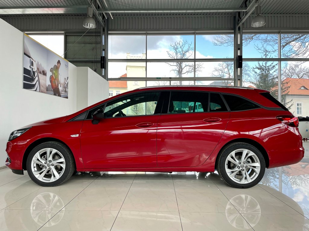 Opel Astra GS Line 1,2 Turbo 145 koní Opel Astra