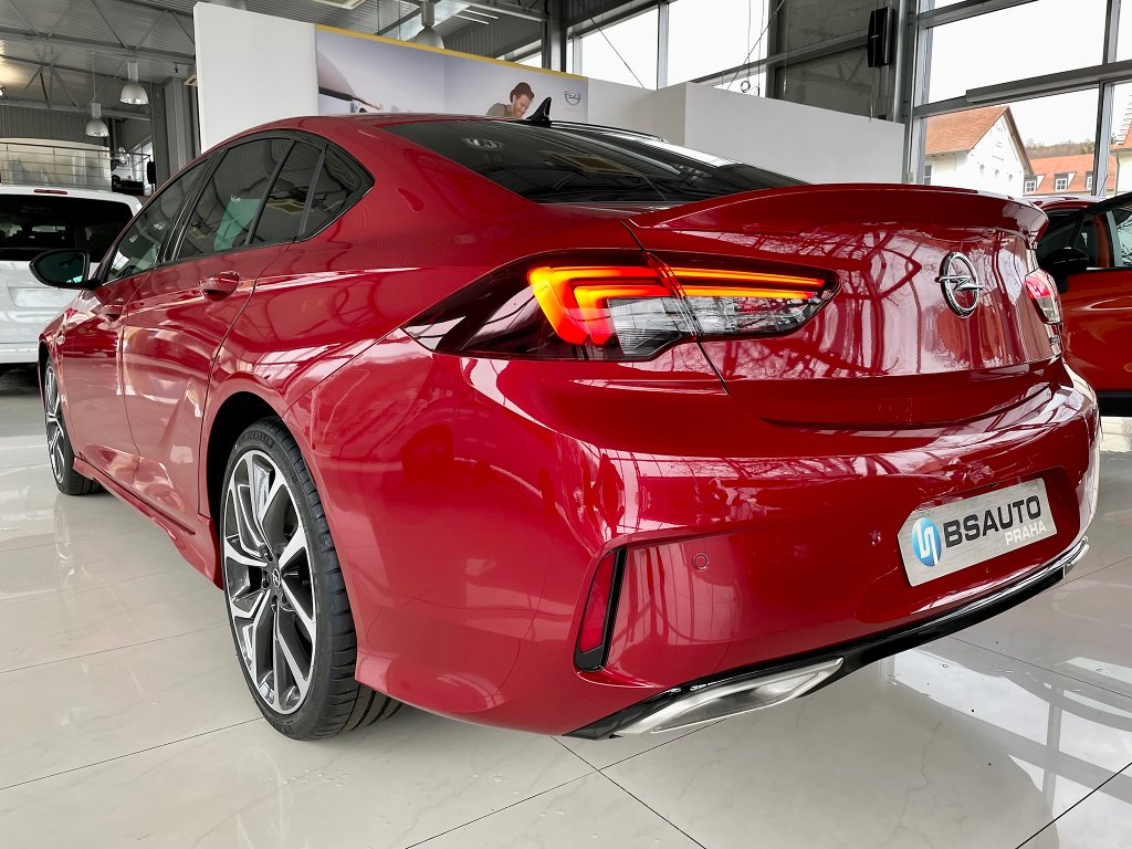 Opel Insignia GSi 2,0Turbo 230k 4x4 AT9 + ZP Opel Insignia