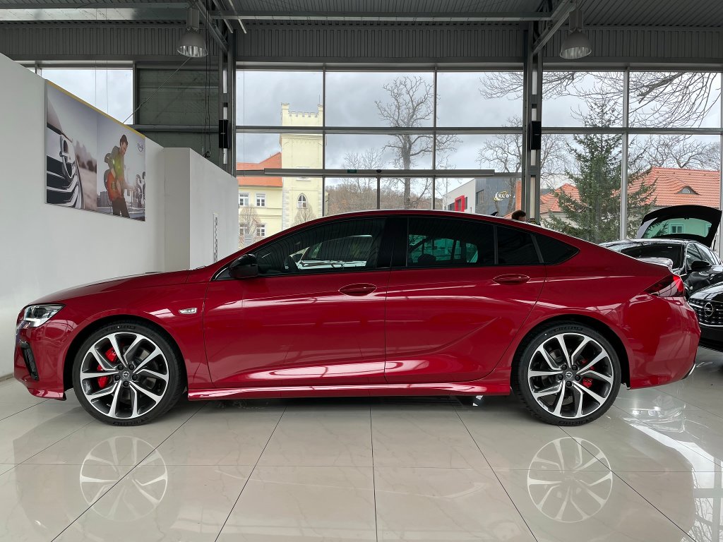 Opel Insignia GSi 2,0Turbo 230k 4x4 AT9 + ZP Opel Insignia