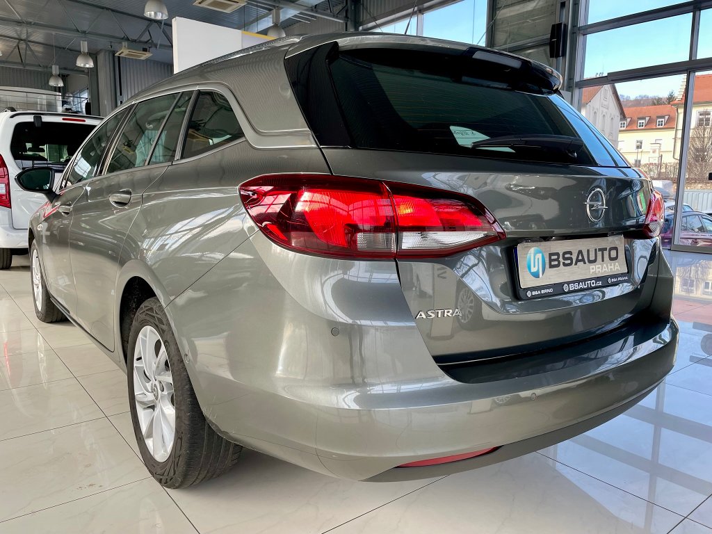 Opel Astra ST Elegance 1,2 Turbo 145 koní Opel Astra