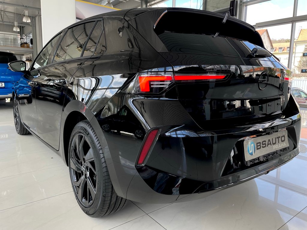 Opel Astra GS Line 1,2 Turbo AT8 Opel Astra