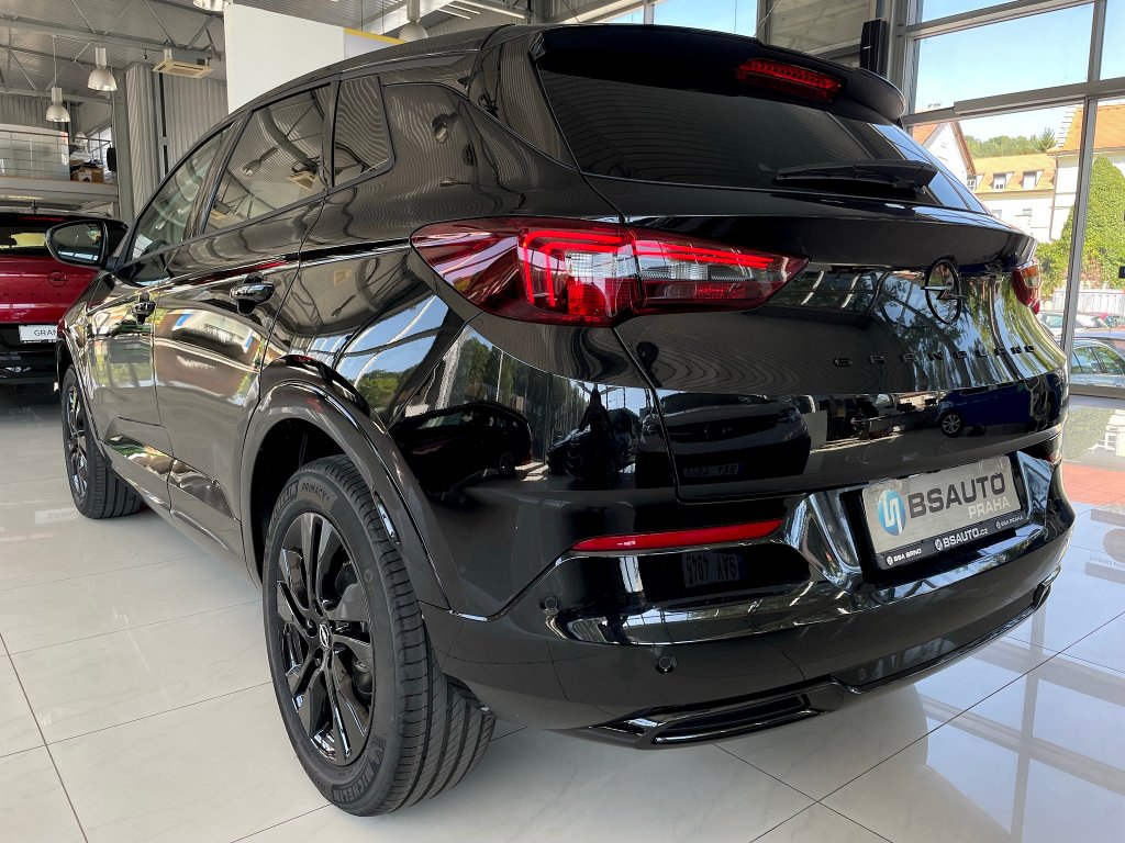 Opel Grandland GS Line 1,2Turbo AT8+ZP zdrama Opel Grandland