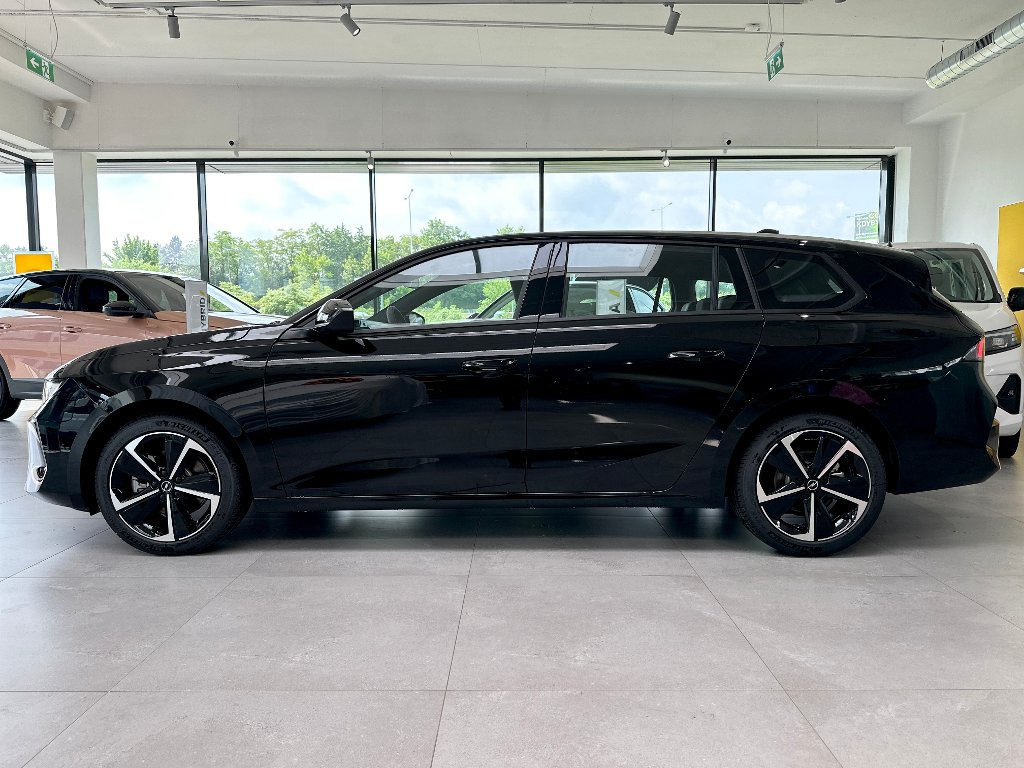 Opel Astra ST Edition 1,2Turbo 130k + ZP Opel Astra