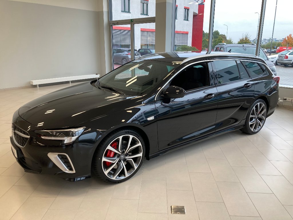 Opel Insignia GSi ST 2.0SHT AT9 AWD Opel Insignia