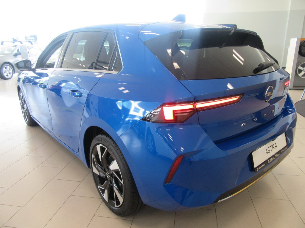 Opel Astra Elegance Turbo - NOVINKA Opel Astra