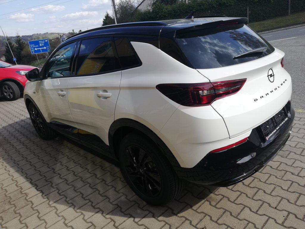 Opel Grandland GS LINE 1,2 TURBO 96kW MT6 Opel Grandland