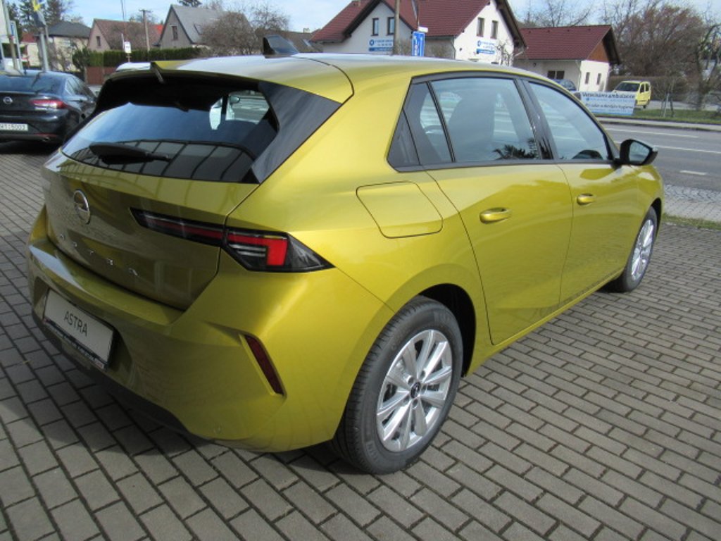 Opel Astra HB EDITION 1,2 TURBO Opel Astra